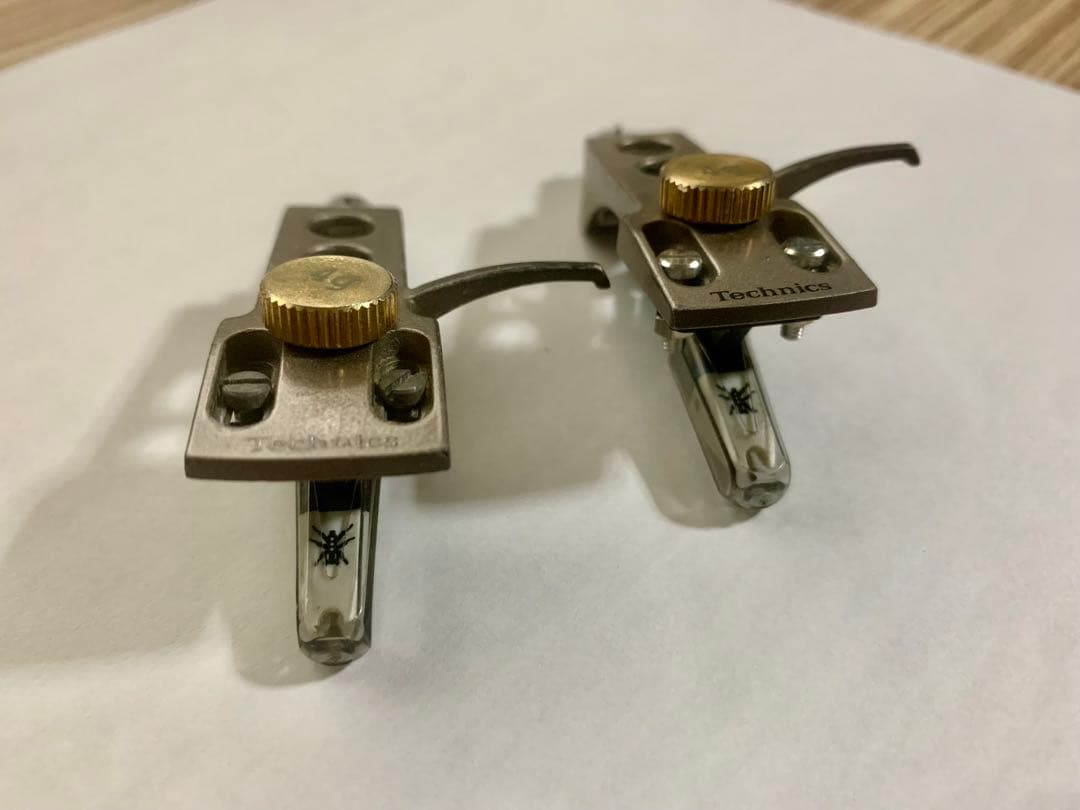 Ortofon OM Q-Bert + ヘッドシェル+ 替え針３ヶ Amazon.com: Ortofon OM Q.Bert premounted on headshell : Musical