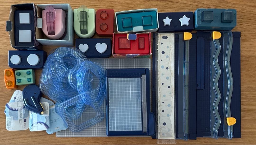 クリエイティブメモリーズのスクラップブッキングセット お客様サイトにて新製品を公開中です✨ . クリエイティブ メモリーズの