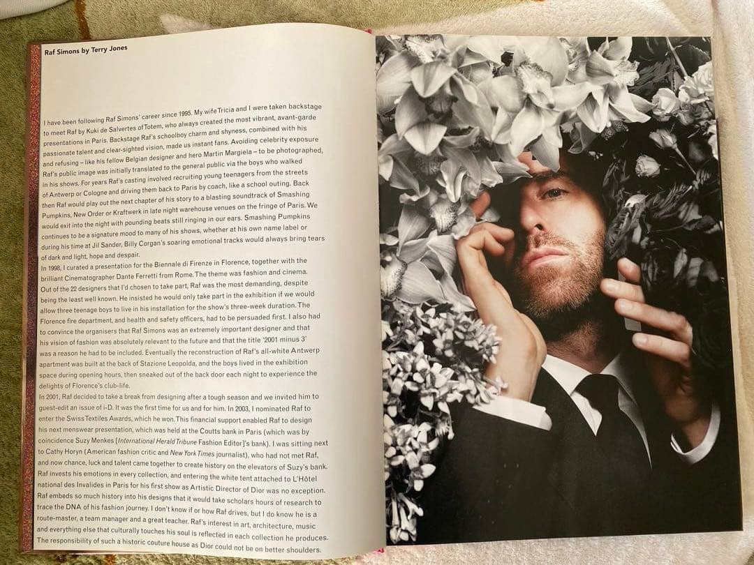 希少品 Raf Simons / Taschen /Terry Jones写真集 - メルカリ