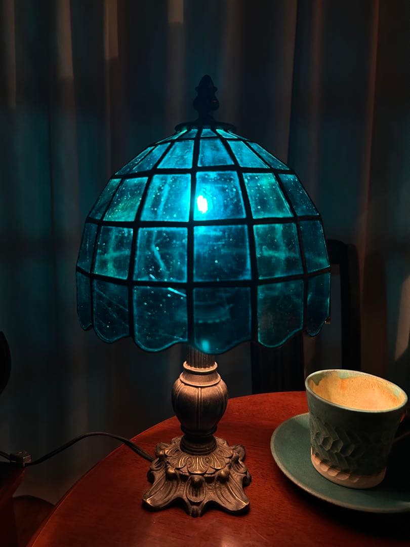 青いステンドグラス　ヴィンテージ テーブルランプ 昭和レトロ 色彩青のランプ」青のステンドグラスランプ ブルー インテリア雑貨
