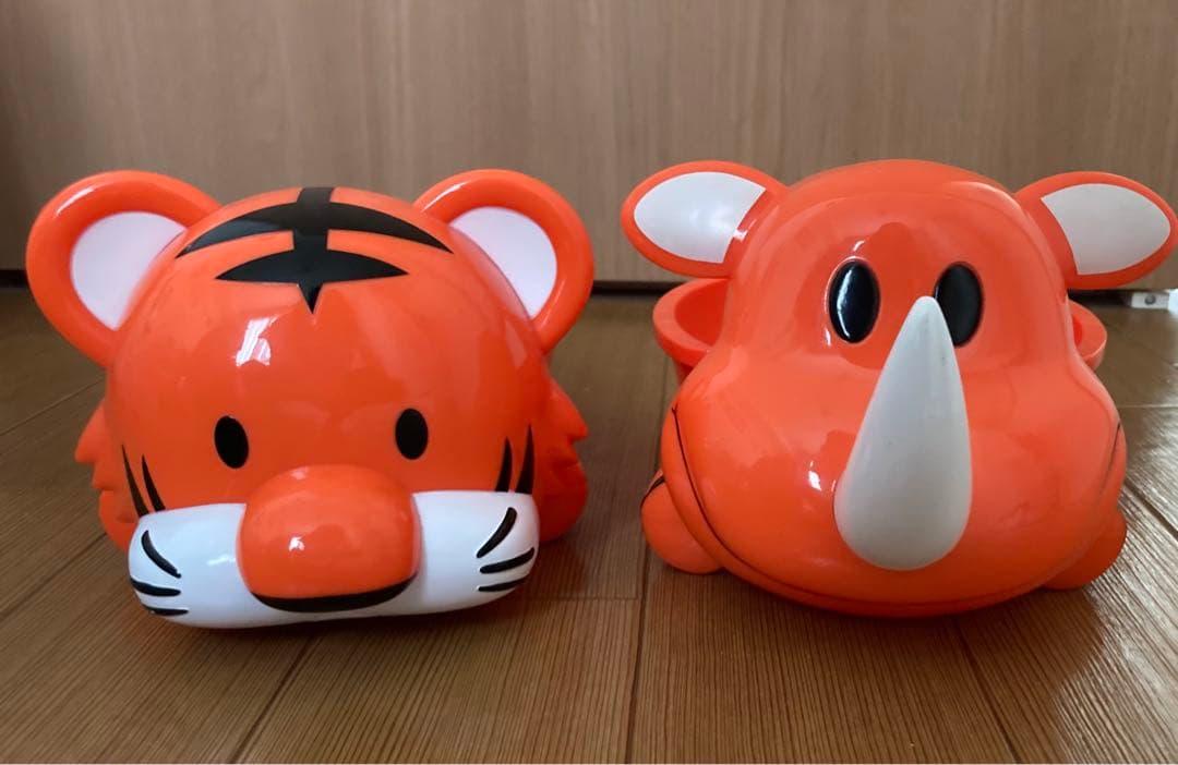 ジャグラー】ツノっち＆トラっぴドル箱 - メルカリ