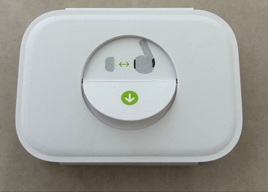 AirPods Pro 第2世代 充電ケース（lightning）箱付き - メルカリ