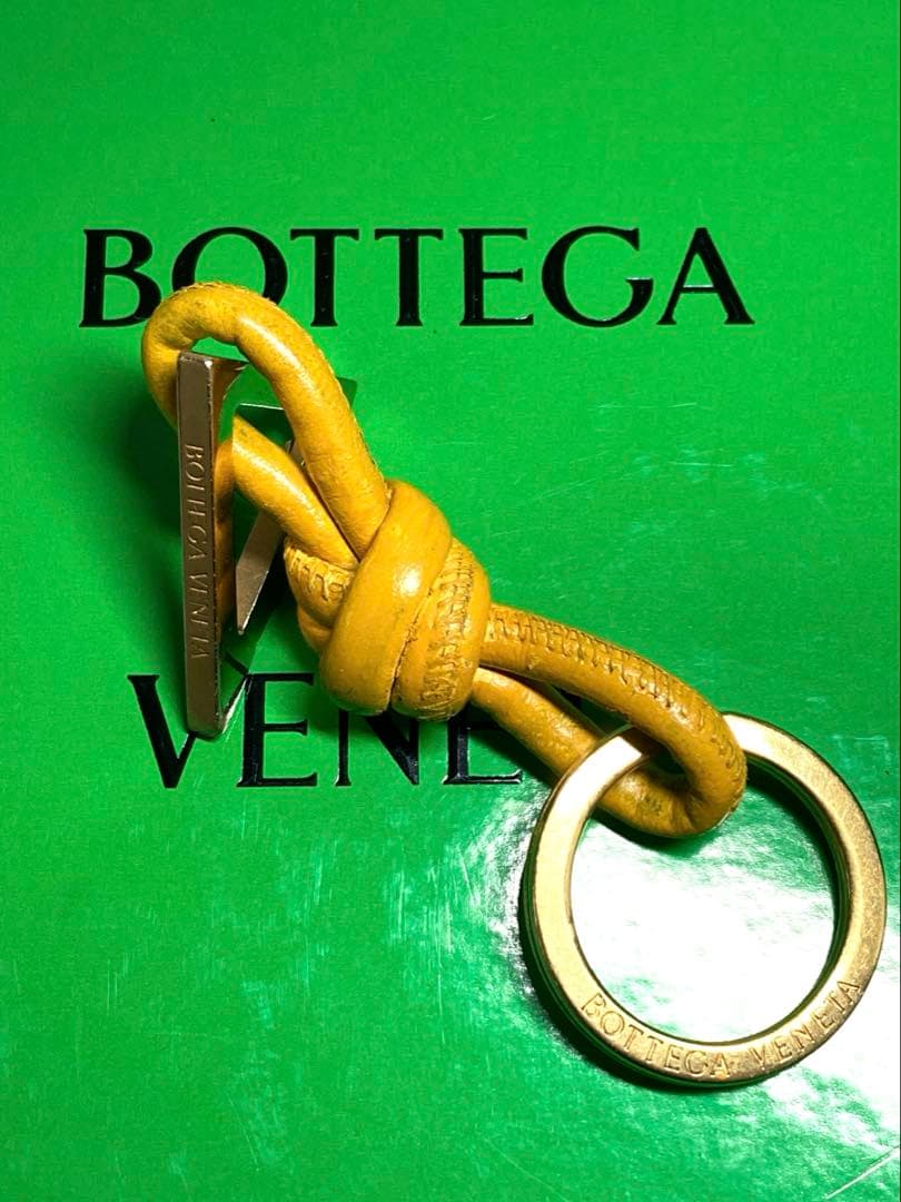 ボッテガヴェネタ レザー ゴールド金具 トライアングル キーホルダー チャーム BOTTEGA VENETA - 良品 BOTTEGA VENETA ボッテガヴェネタ