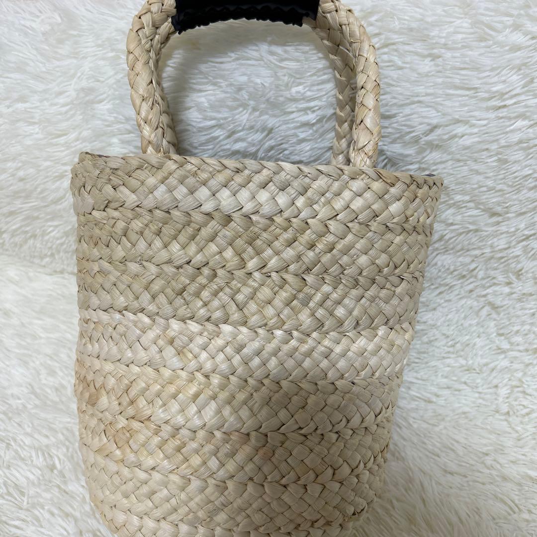 《ear PAPILLONNER》ロブスター刺繍のかごバッグ