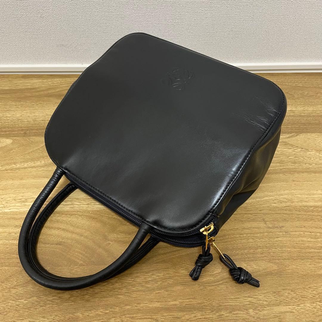 美品》LOEWE（ロエベ）ナッパレザー ハンドバッグ ブラック 黒 - メルカリ