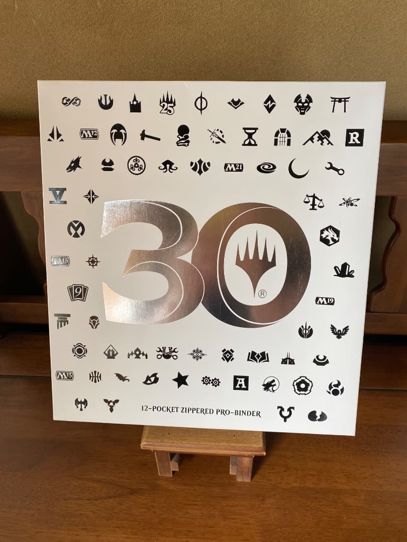 MTG：30th Anniversary　12ポケバインダー　Ultra•PRO Amazon.com: Ultra PRO - 30th Anniversary 12-Pocket PRO-Binder for