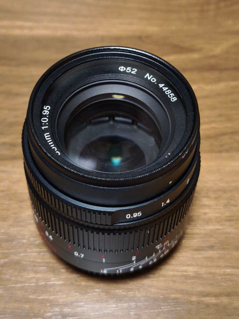 七工匠　35mm f/0.95 単焦点MFレンズ【フード、プロテクター付き】 七工匠 7Artisans 35mm F0.95 のレンズを買いました！（FUJIFILM X