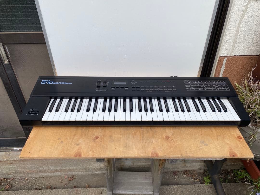 roland d-10 シンセサイザー　ソフトケース付き　中古品 roland d-10 シンセサイザー ソフトケース付き 中古品 roland d-10