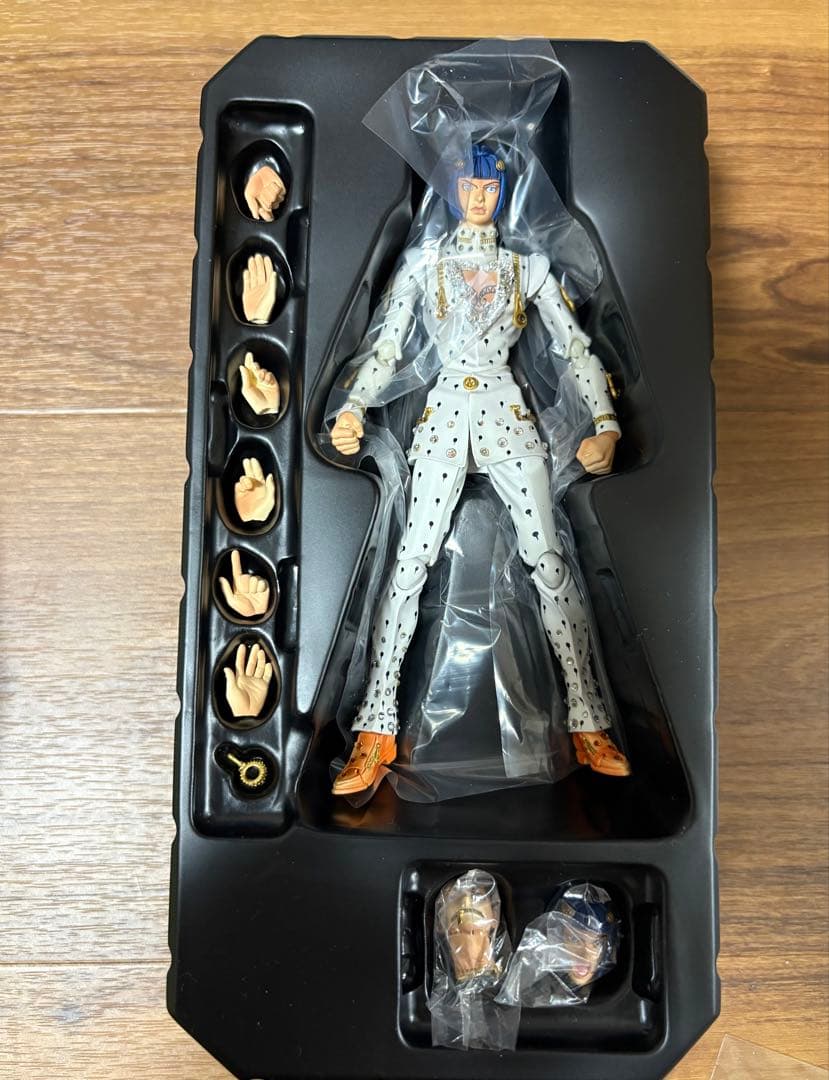 ブルーノ・ブチャラティ スワロフスキー限定版 荒木飛呂彦 超像可動 完