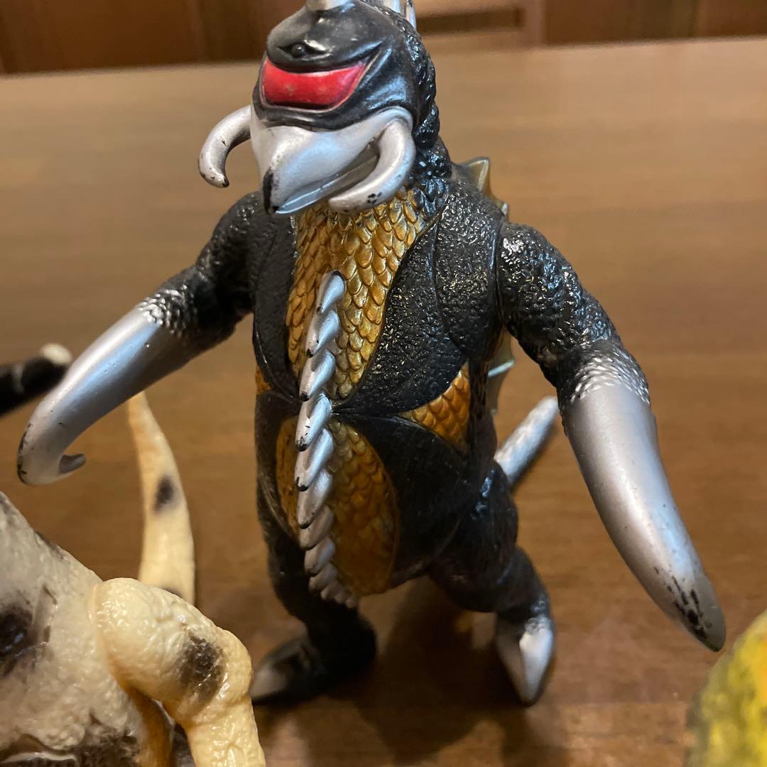 ウルトラマン ソフビ ヘドラ 1983 怪獣フィギュア 4体セット - メルカリ