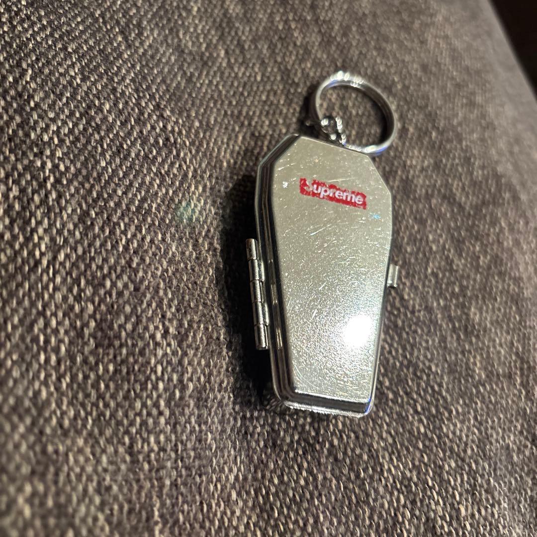 Supreme コフィン 携帯灰皿 - メルカリ
