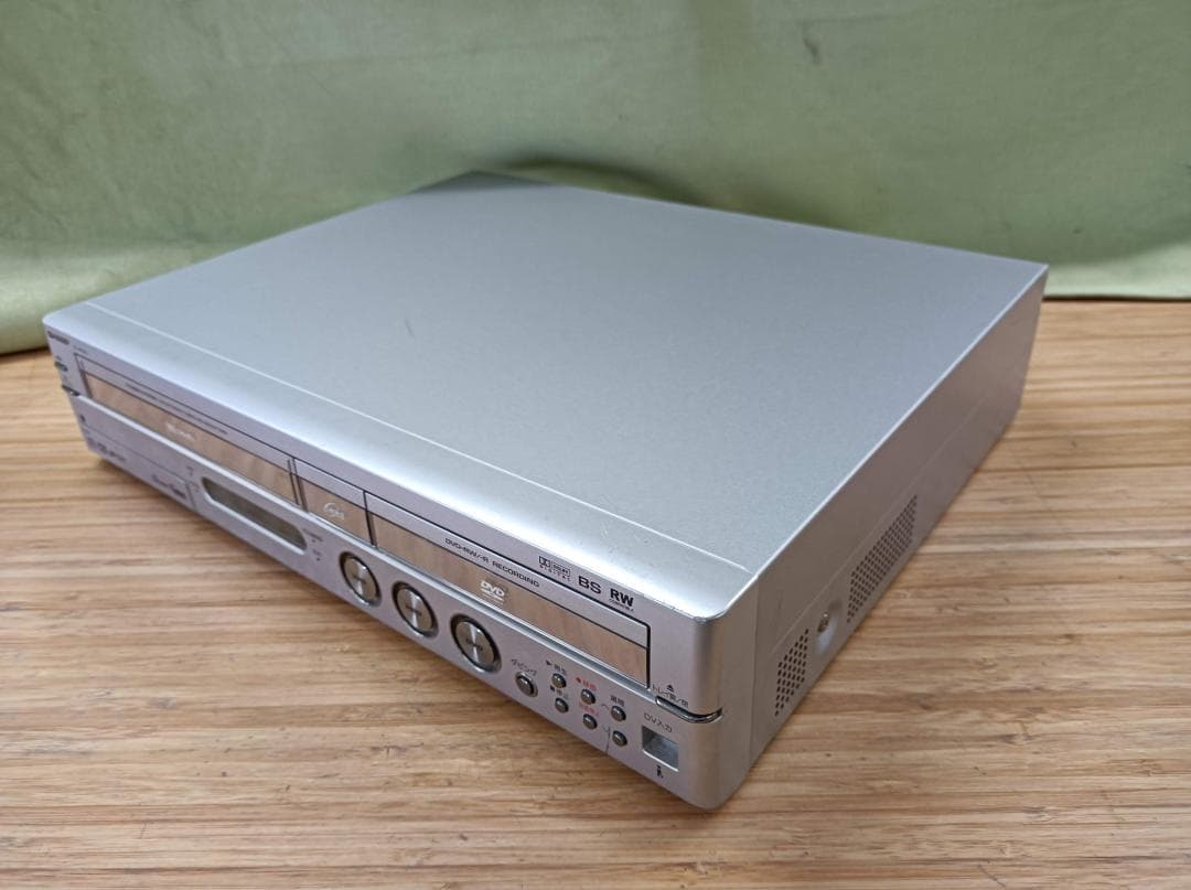 都《HBUHT》SHARP　DV-HRW50　HDD/DVD/VHS一体型