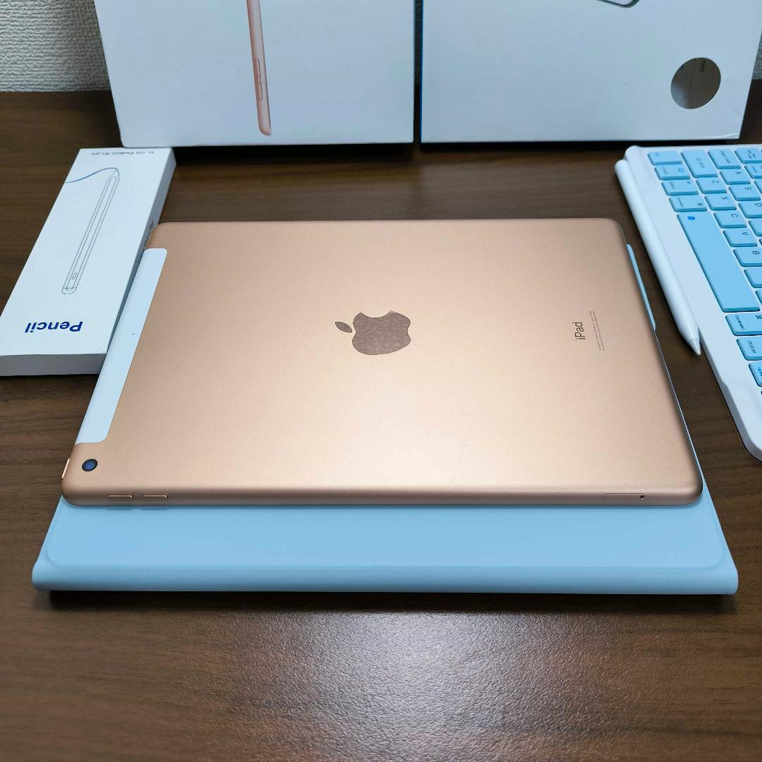 iPad 第7世代 Simフリー 32GB ケースとキーボード、タッチペン