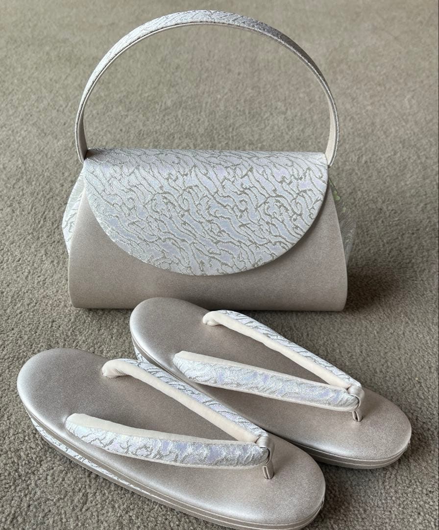結婚式　 留袖　ローブデコルテ　バッグ　シルバー　草履L セット　※箱付き NISHIORI 高級 ローブ デコルテ 草履バッグ セット 選べる 2カラー 5
