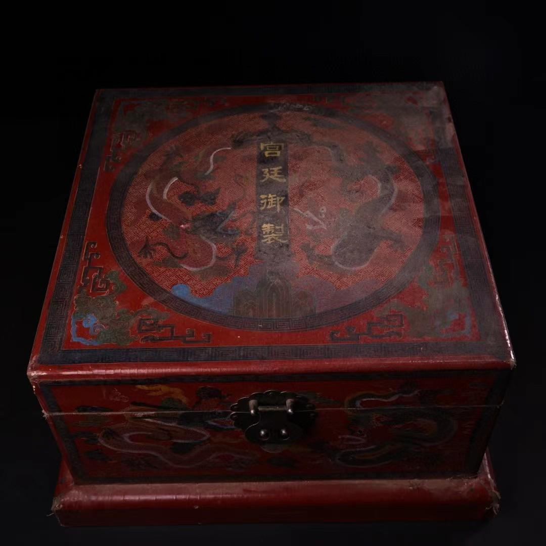 中国古美術・旧蔵粉彩陶磁器中皿・瑞獣龍絵皿・置物・純手描き・漆箱付