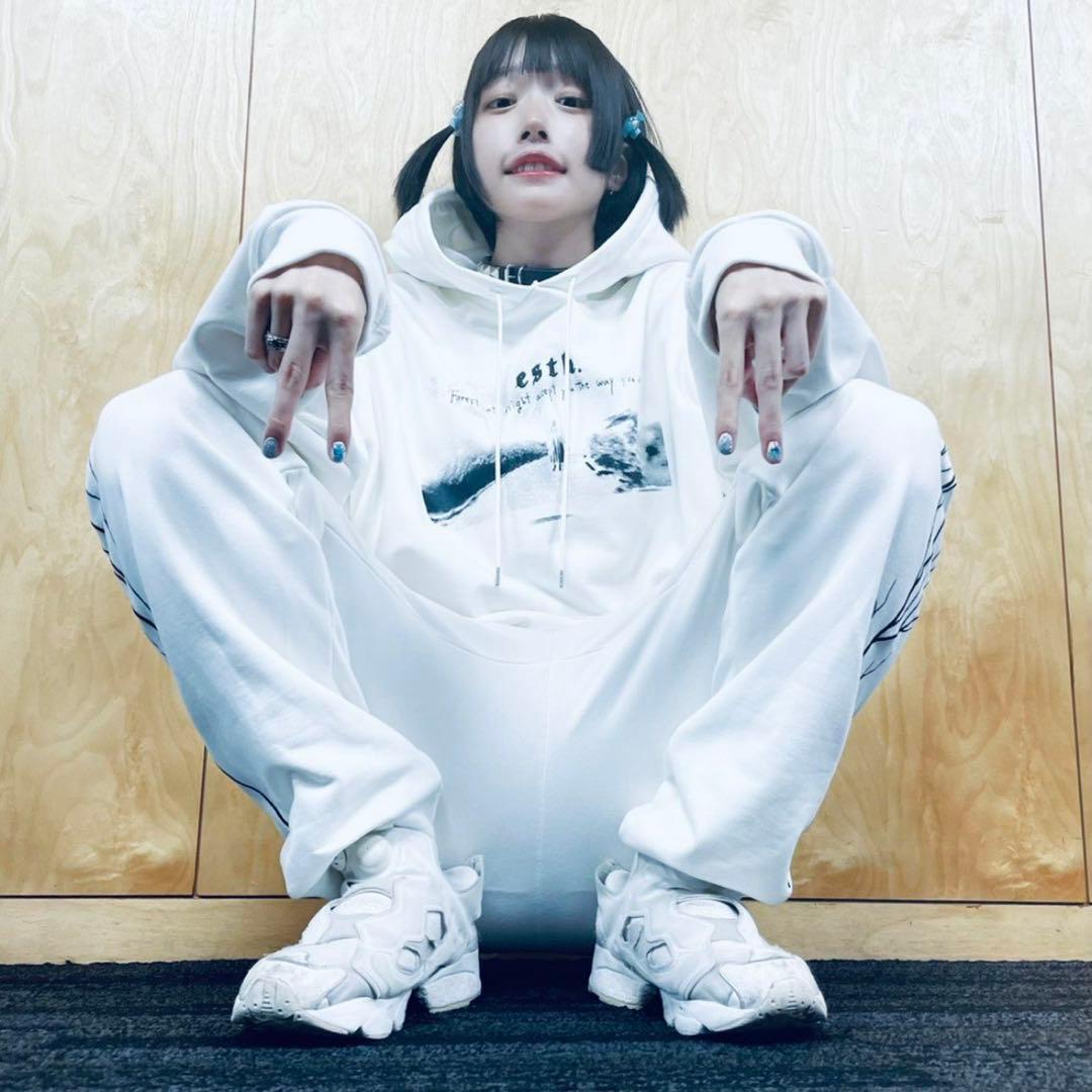 あのちゃん着用 esth. パーカー - メルカリ