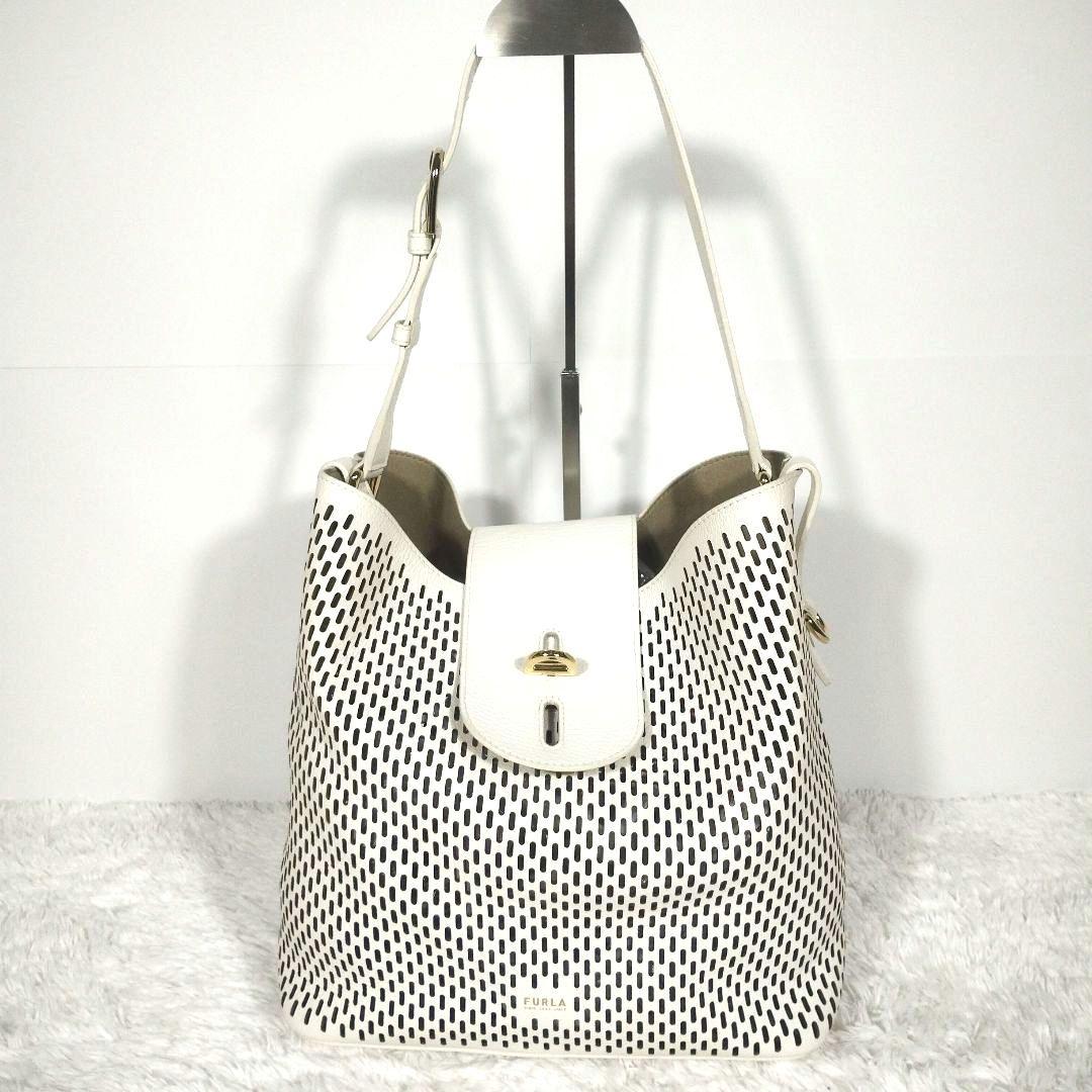 未使用級◎フルラ ネット M ホーボー ワンショルダー パンチングレザー