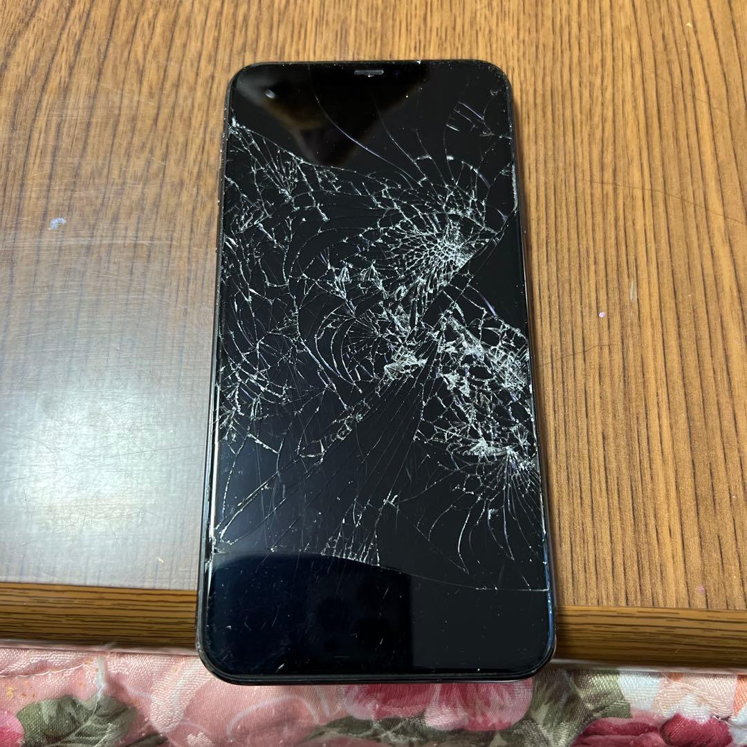 iPhone 11 ProMAXスペースグレー 本体 ひび割れあり iPhone 11 pro 512GB スペースグレー 画面割れ・背面割れ無し