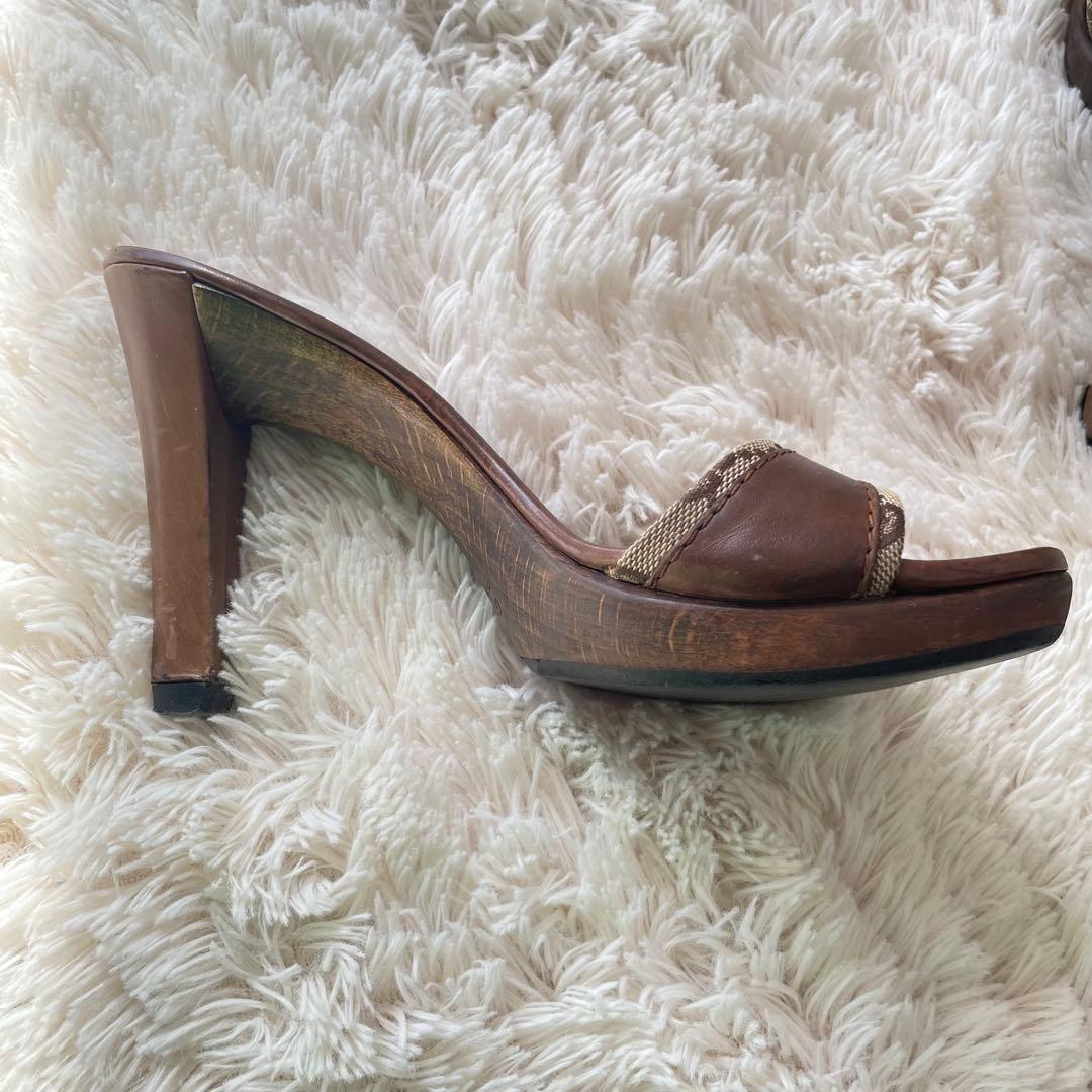 超美品 グッチ 23.5cm ミュールサンダル GG柄 キャンバス　シグネチャー