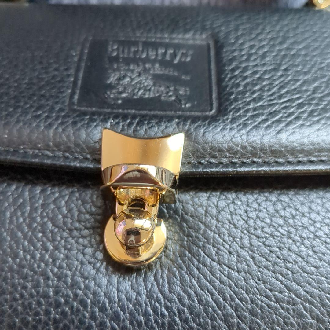 Burberry ブラックレザー ハンドバッグ - メルカリ