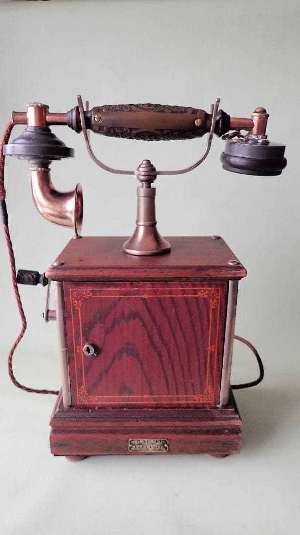 レトロ電話　大正8年 デルビル磁石式甲号卓上電話機　ベルが鳴ります　アンティーク デルビル磁石式甲号卓上電話機 | ToMuCo - Tokyo Museum Collection