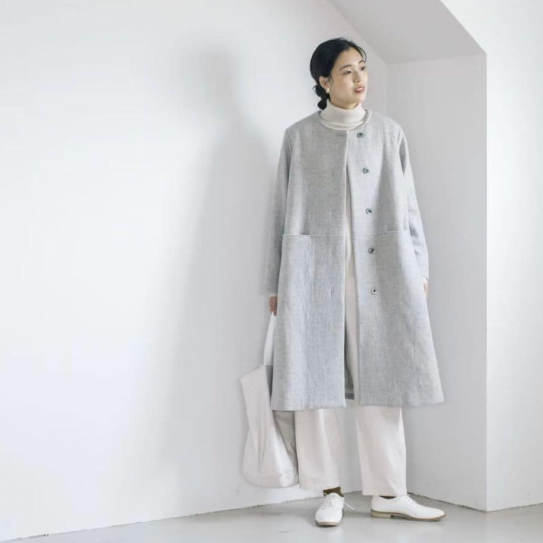 北欧、暮らしの道具店 】 柔らかシルエットのノーカラーコート グレー
