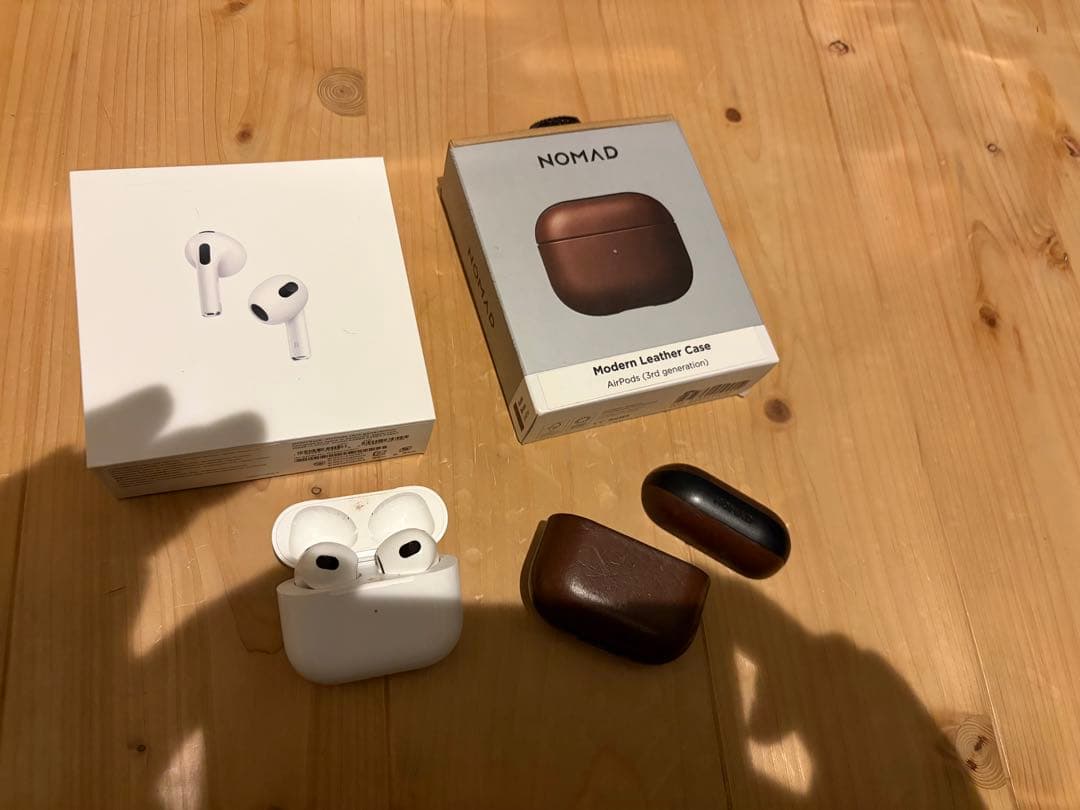Apple AirPods3＋MOMADレザーケース付き Amazon | [NOMAD] ノマド モダンレザーケース | Airpods Pro 3