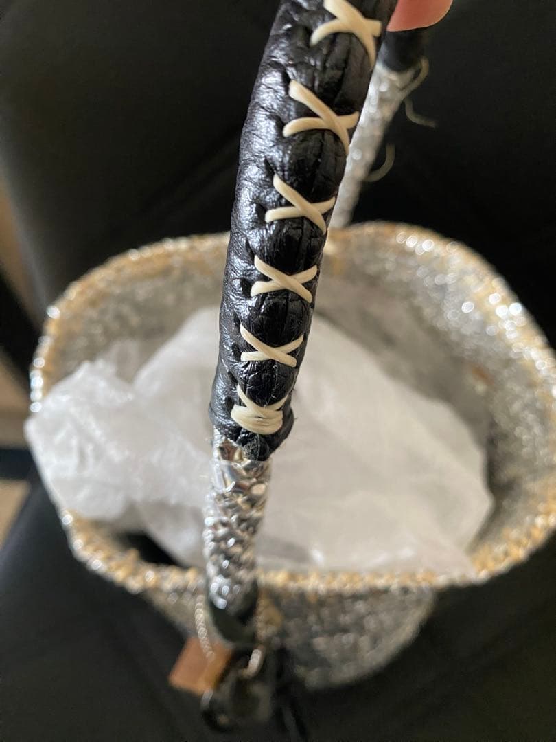 お値引き meongblue シルバー バッグ タッセル付き - メルカリ