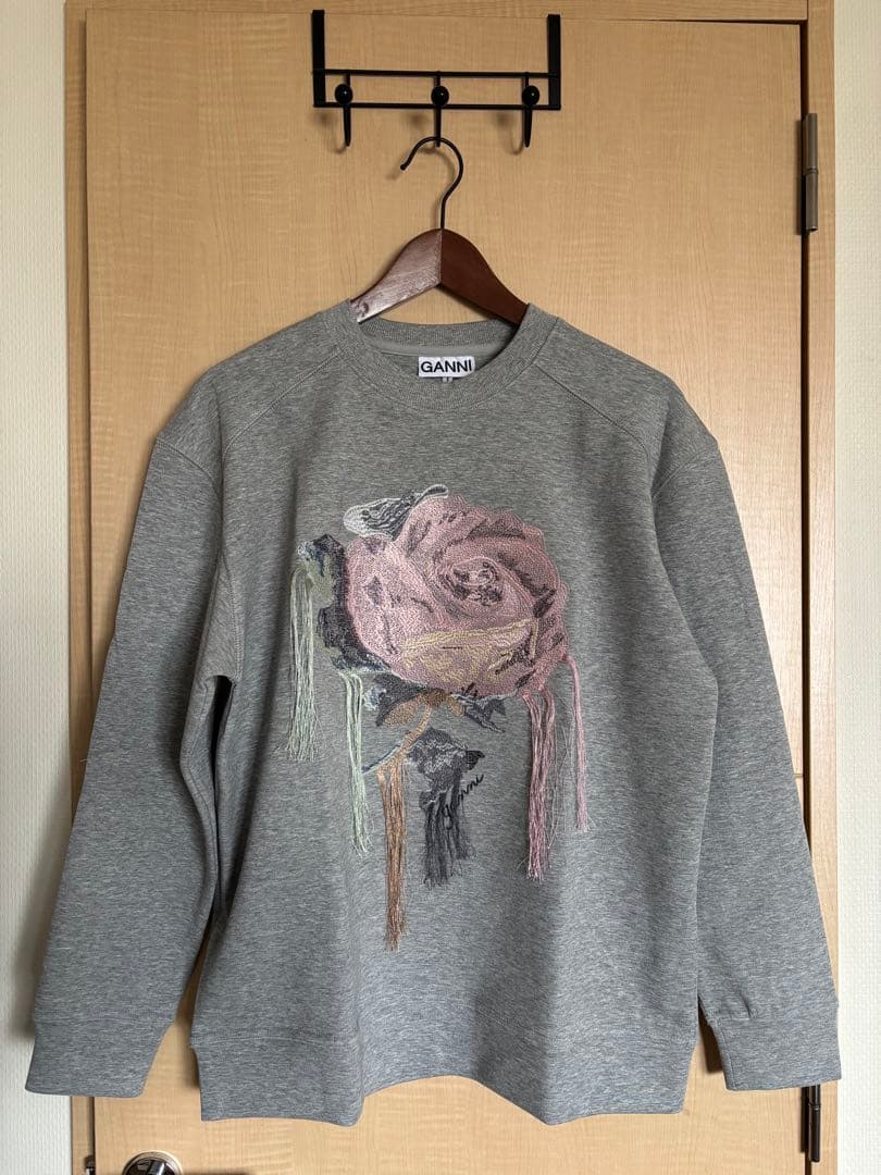 【新品タグ付き】Ganni バラ刺繍 グレー スウェット 新品タグ付き】Ganni バラ刺繍 グレー スウェット｜Yahoo!フリマ（旧