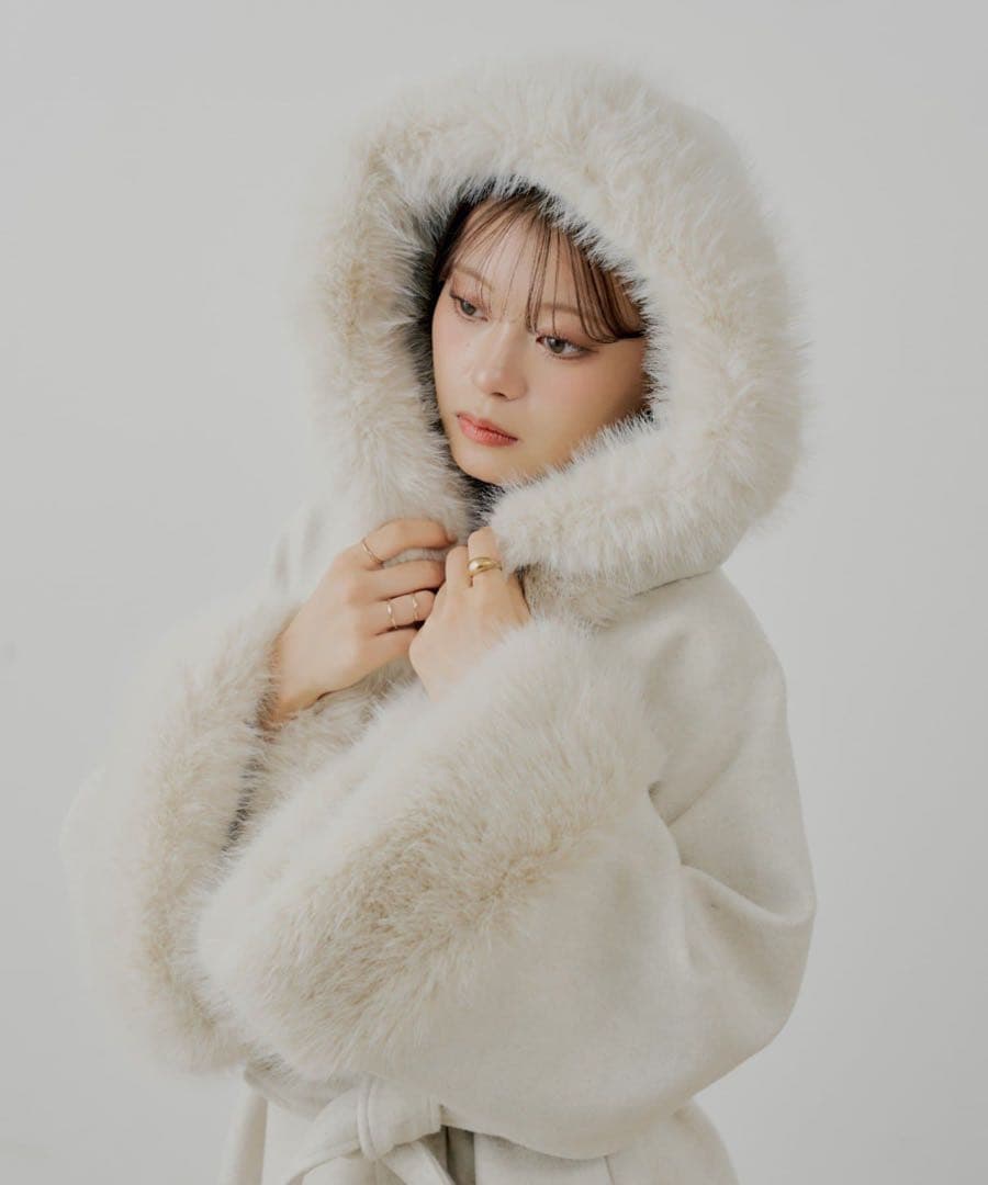 Chico ファー付きフード襟マルチwayケープコート アイボリー F - メルカリ