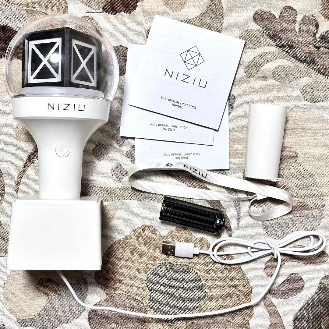 NiziU OFFICIAL LIGHT STICK 公式ペンライト - メルカリ