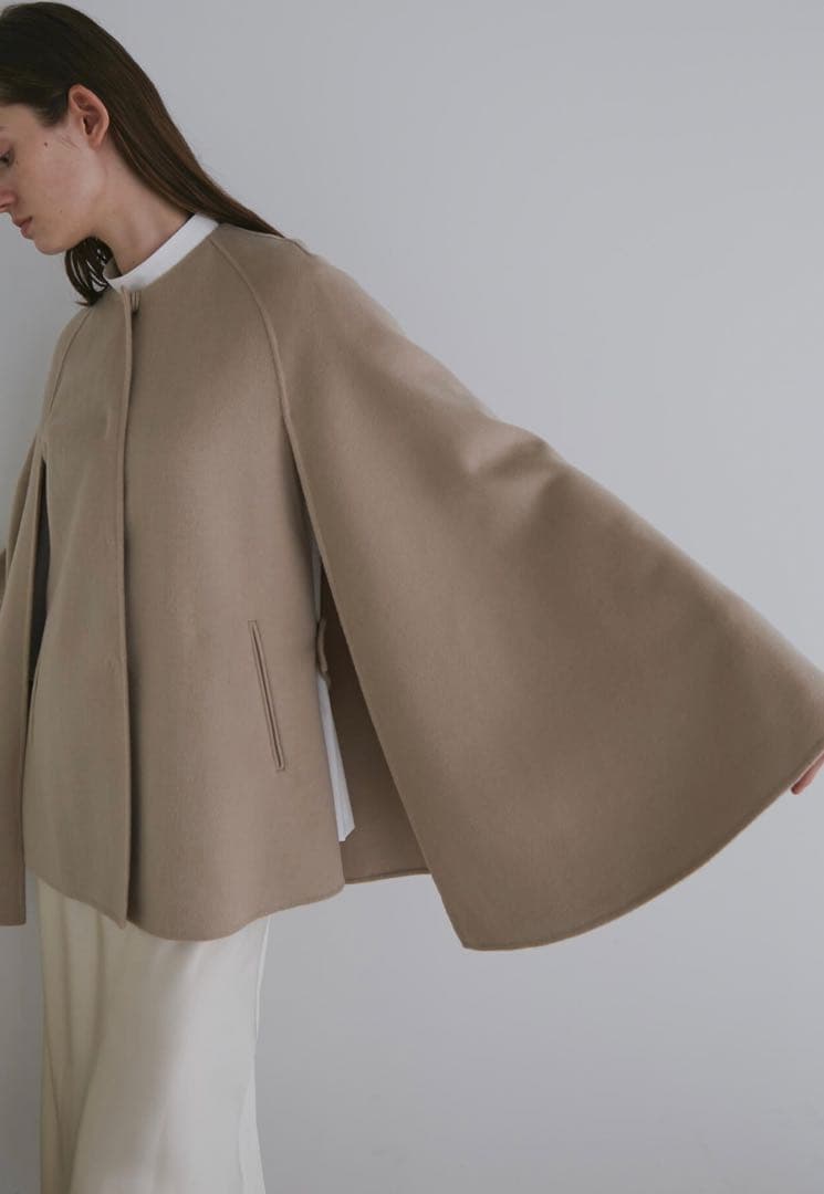 ルフィル ライトリバーケープコート ベージュ - メルカリ