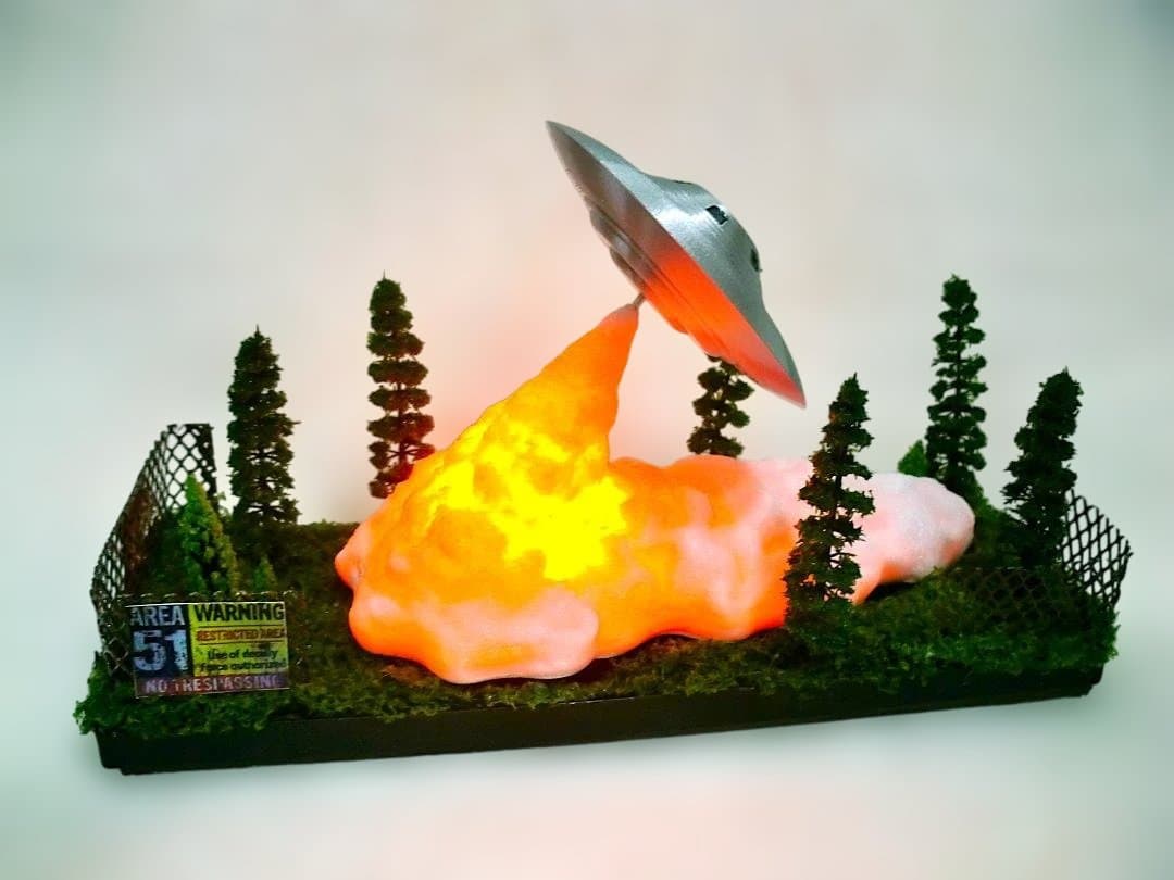 エリア51UFOジオラマシリーズ火炎放射グレイフィギュアセット - メルカリ