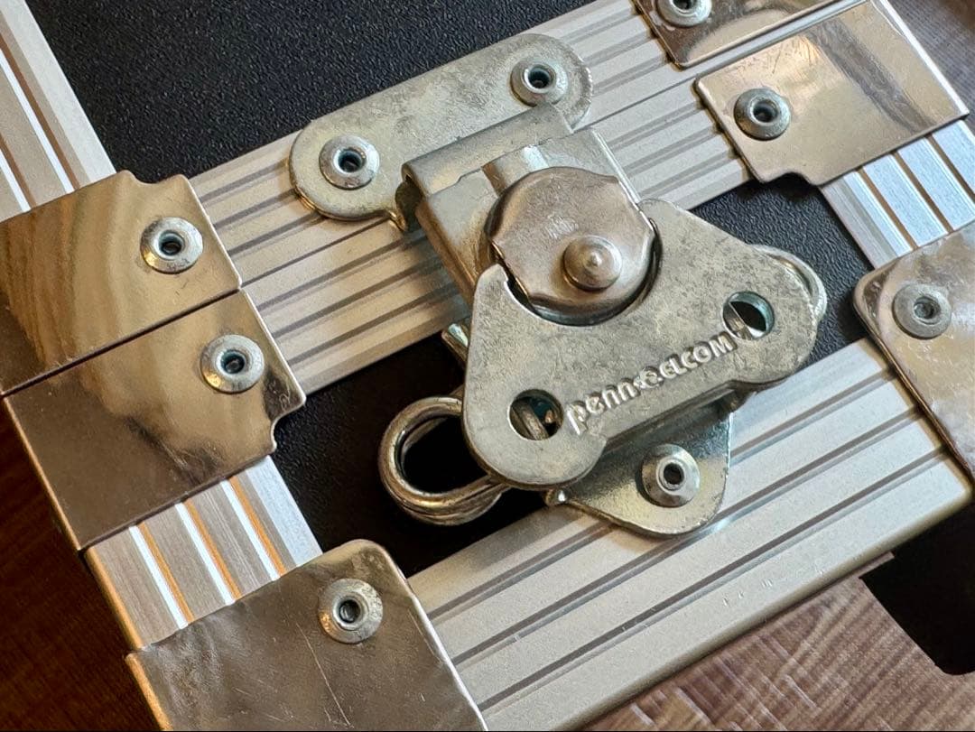 penn elconの2Uラックケース ブラックマジックデザイン ラックマウント