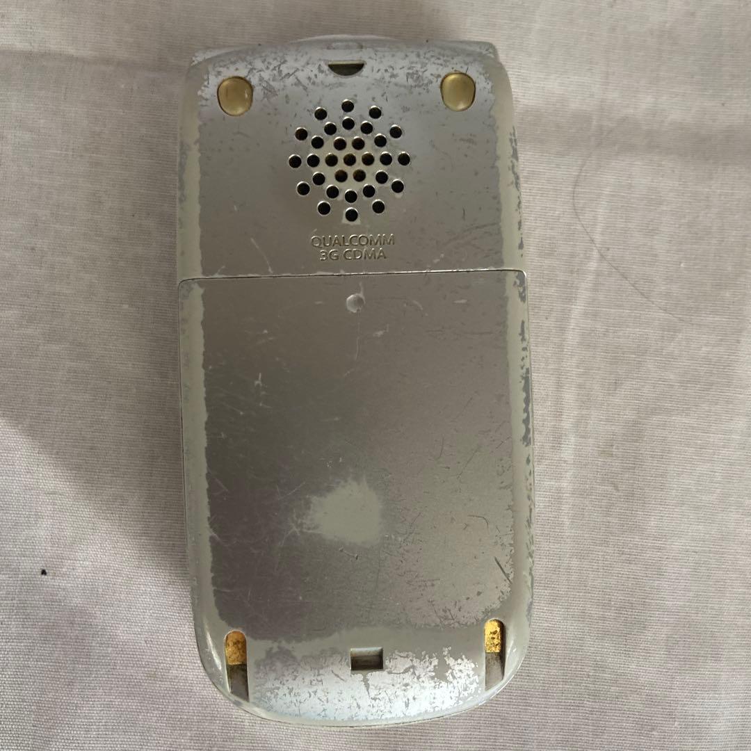 au A5518SA シルバー 携帯電話本体 - メルカリ