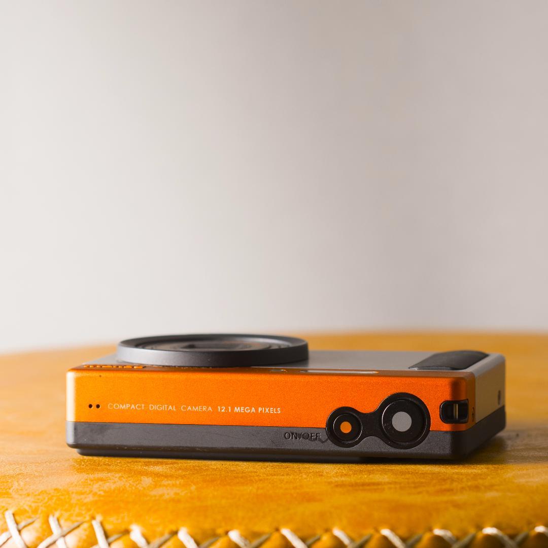 可愛いすぎるコンデジ】PENTAX optio H90 オレンジ×シルバー - メルカリ