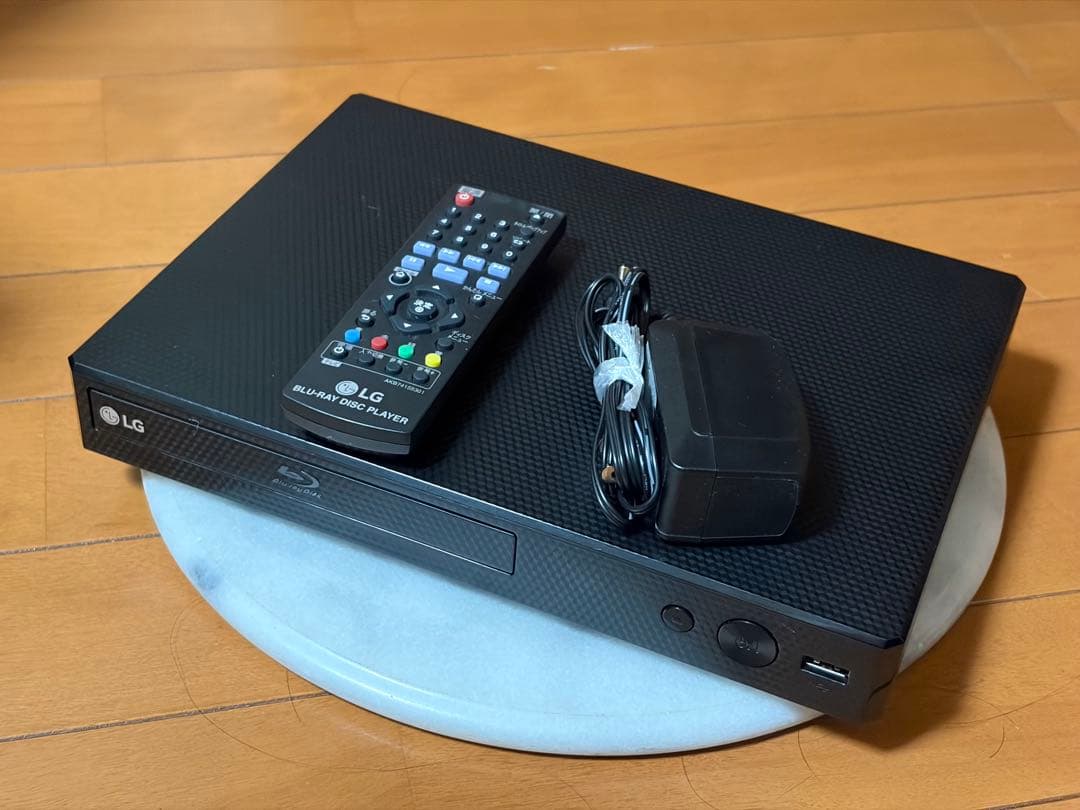 LG BP250 ブルーレイディスク/DVDプレーヤー - メルカリ