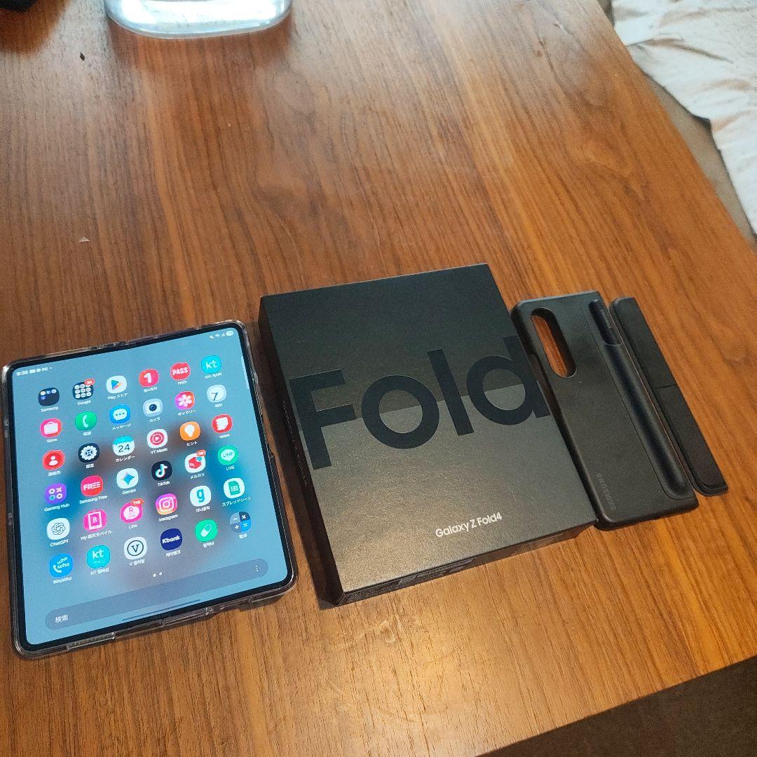 Samsung Galaxy Z Fold4 白色？ ケース 箱付き Galaxy Z Fold4の本命カバー「Standing Cover with Pen」をレビュー！S