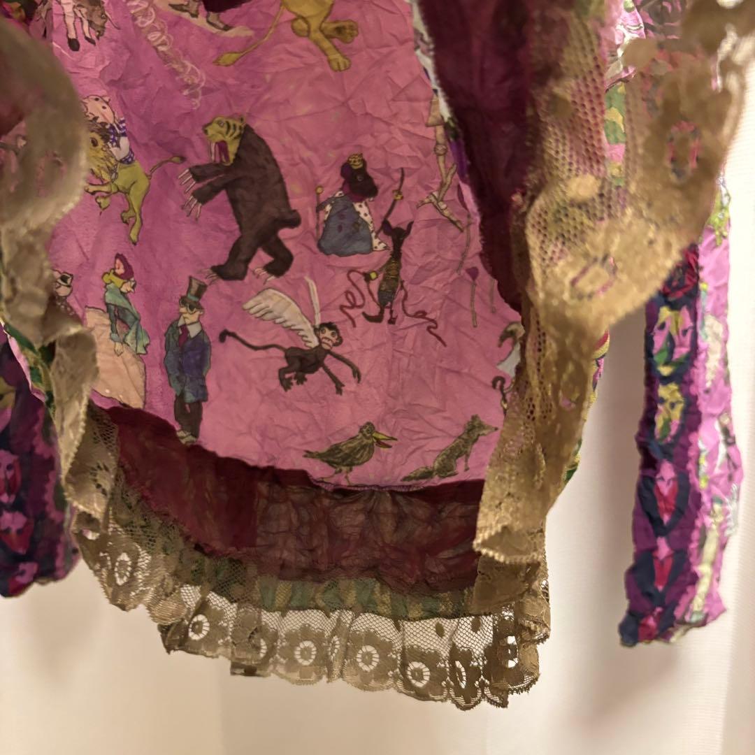 アルベロベロのオズと魔法使いのシワ加工ブラウス