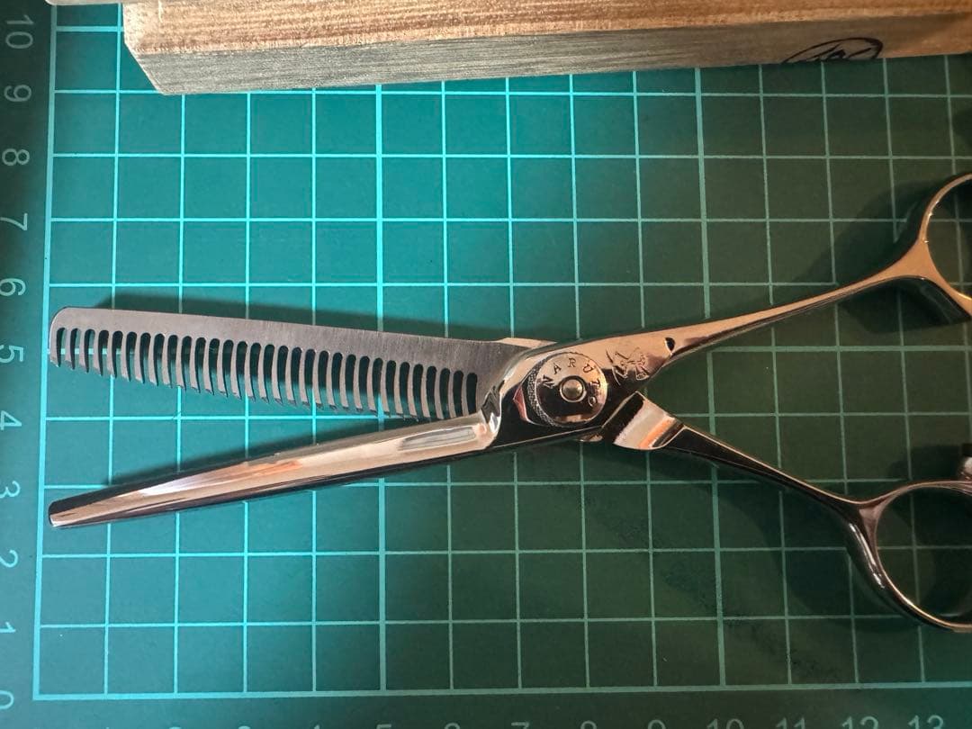 ナルト シザー セニング 二梳ヘネシーバセット 20%