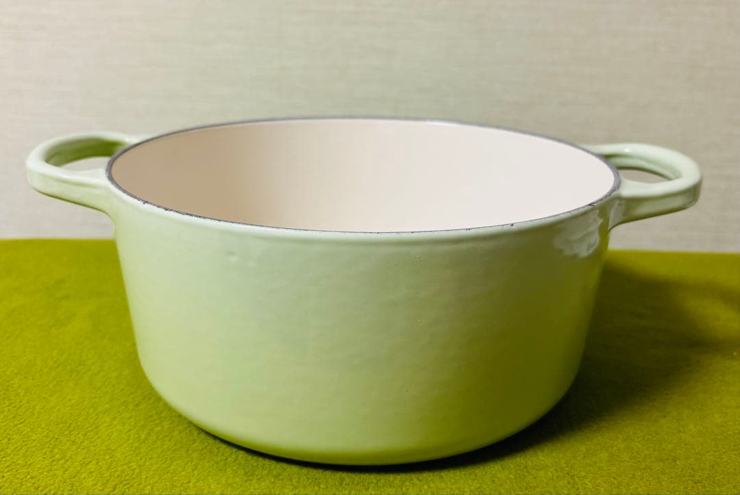 新品未使用】 ル・クルーゼ ココット・ロンド 22cm ワサビ - メルカリ