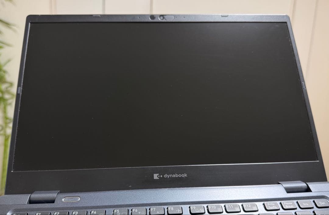 累積957h 東芝 G83/HS 8GB 256GB Office 指紋・顔認 - メルカリ