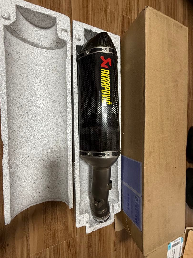 AKRAPOVIC カーボンマフラー(60.5π)