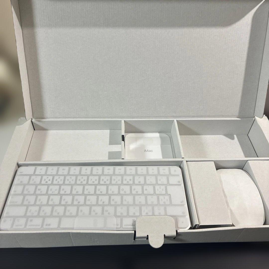 最新iMac付属の未使用magicキーボードとmagicマウス iMac Proの付属のみだった｢Magic Mouse 2｣ ｢Magic Trackpad 2｣ ｢Magic