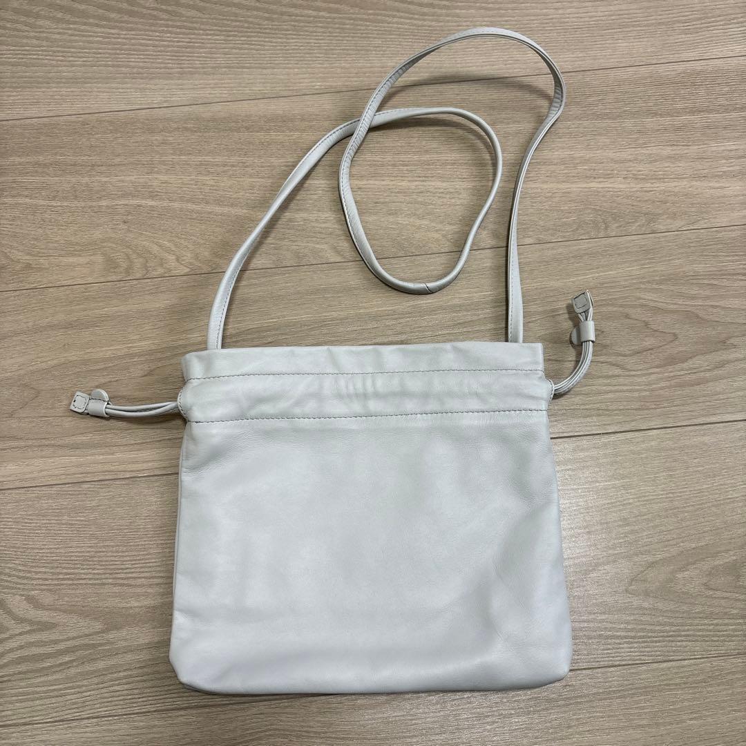 未使用】北欧暮らしの道具店 仕分け上手なレザーの巾着ポシェット