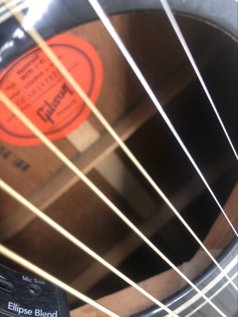 K*様 Gibson J-45 Kazuyoshi Saito トップ割れリペア - メルカリ