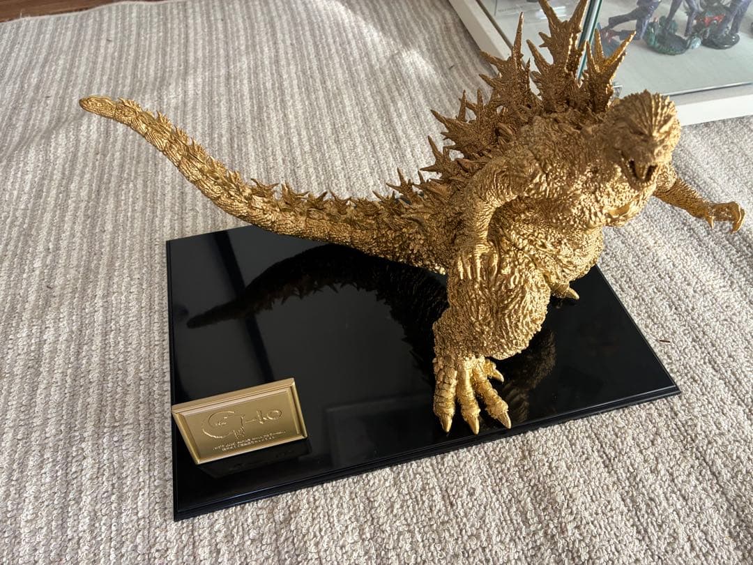 ゴジラ -1.0 ゴールド フィギュア　値引き中