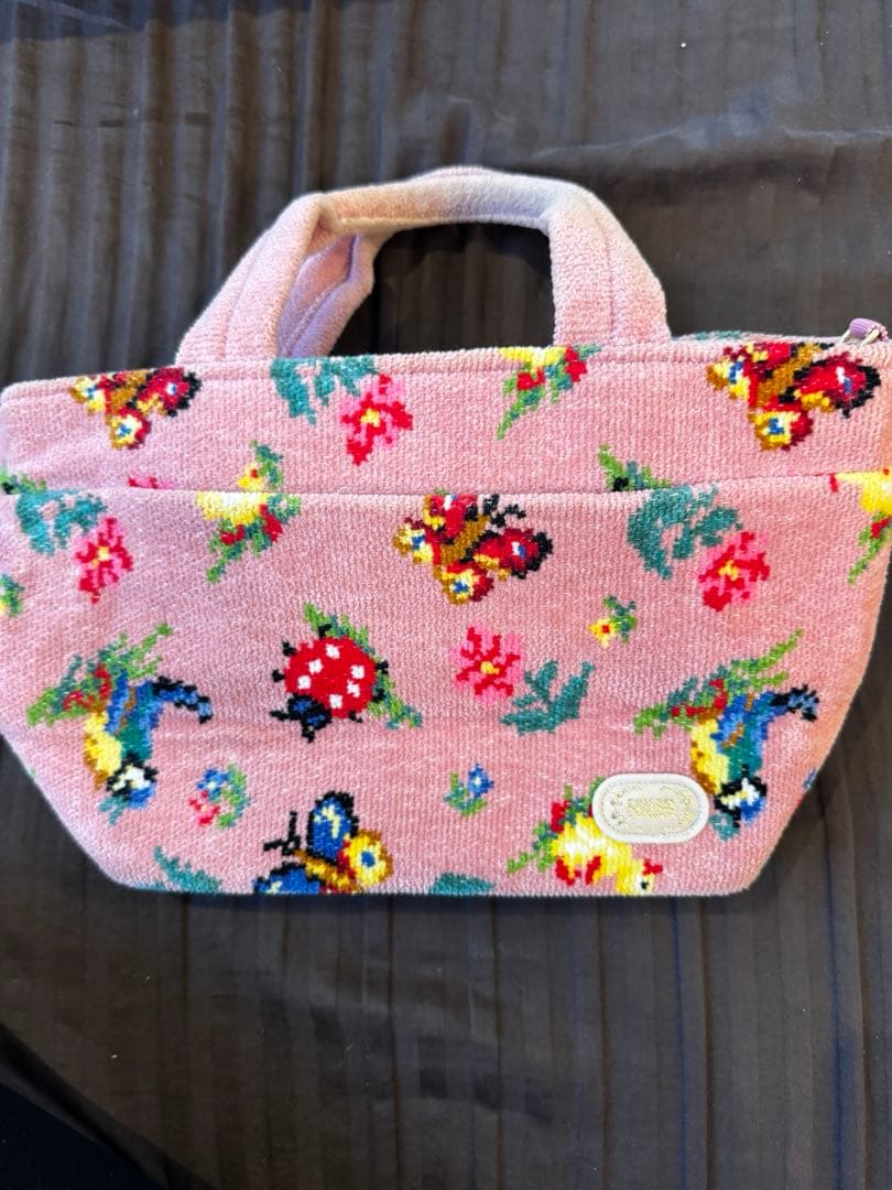 フェイラー　ハイジ　限定ピンクトート FEILER MAGAZINE 詳細 | フェイラー(FEILER)オフィシャルブランドサイト