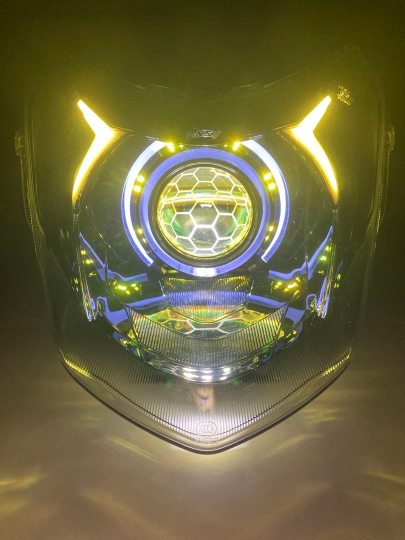 最新型 シグナスX 4型 デビルアイ プロジェクターヘッドライト