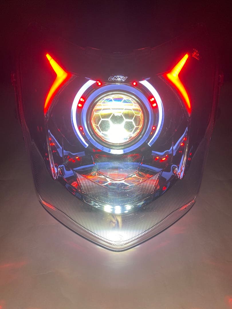 最新型 シグナスX 4型 デビルアイ プロジェクターヘッドライト